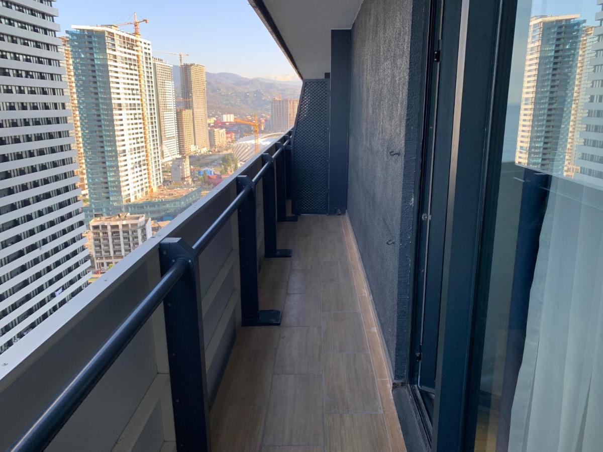 Vip Aparthotel Orbi City Sea View Батуми Екстериор снимка
