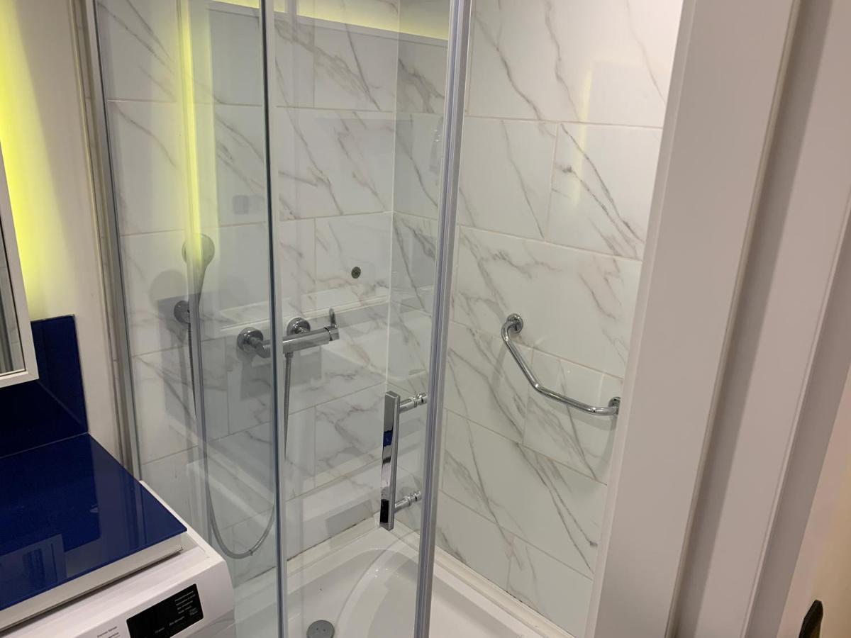 Vip Aparthotel Orbi City Sea View Батуми Екстериор снимка