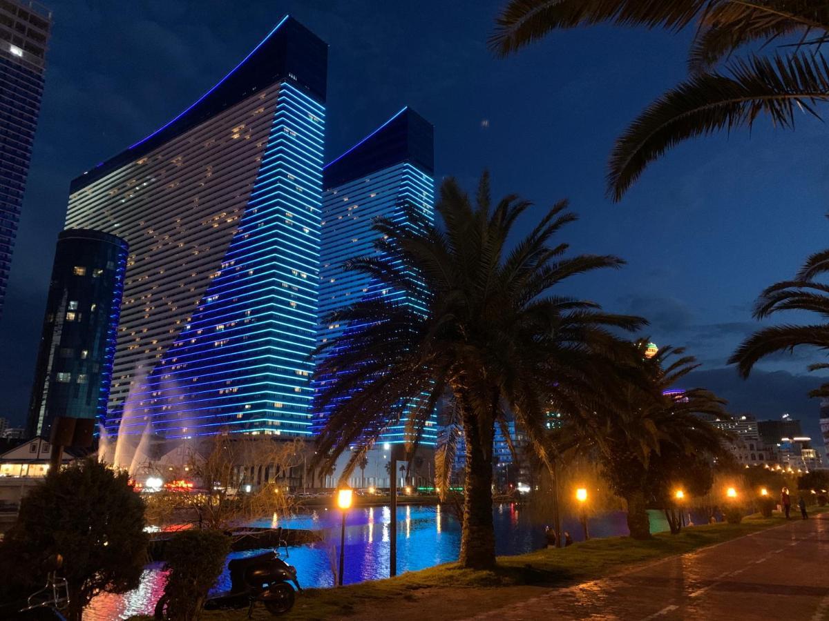 Vip Aparthotel Orbi City Sea View Батуми Екстериор снимка