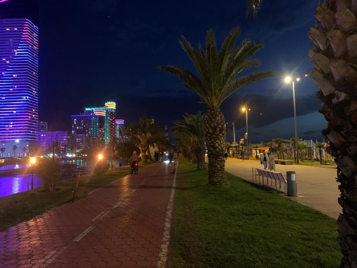 Vip Aparthotel Orbi City Sea View Батуми Екстериор снимка