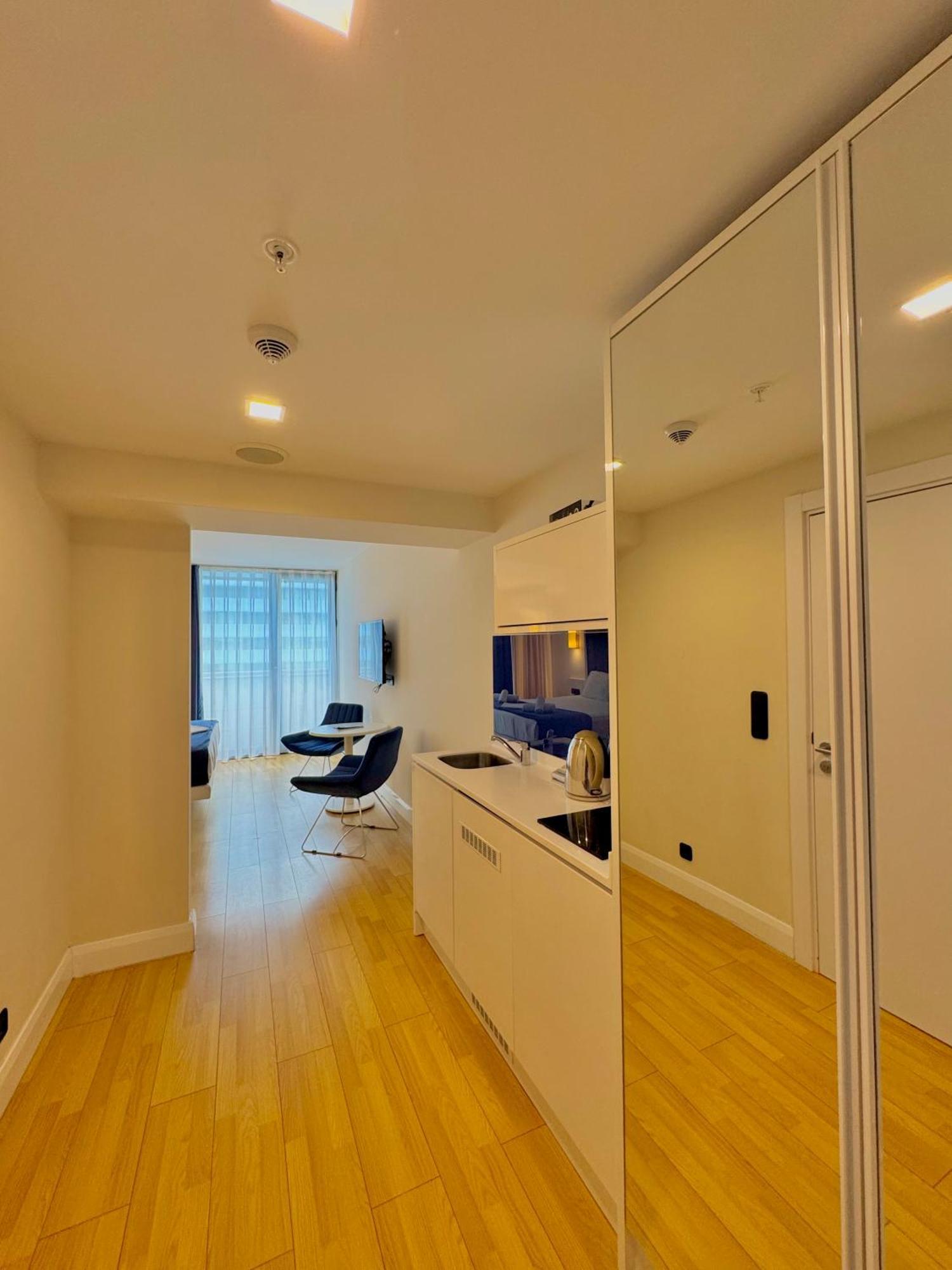 Vip Aparthotel Orbi City Sea View Батуми Екстериор снимка
